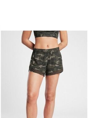 Athleta mesh run shorts